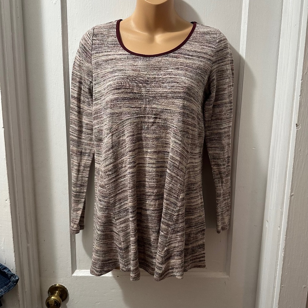 Jessica Simpson Heather Brown Long Sleeve Maternity Top in S
